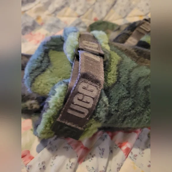 UGG Camouflage Green and Gray Slippers - Picture 2 of 6